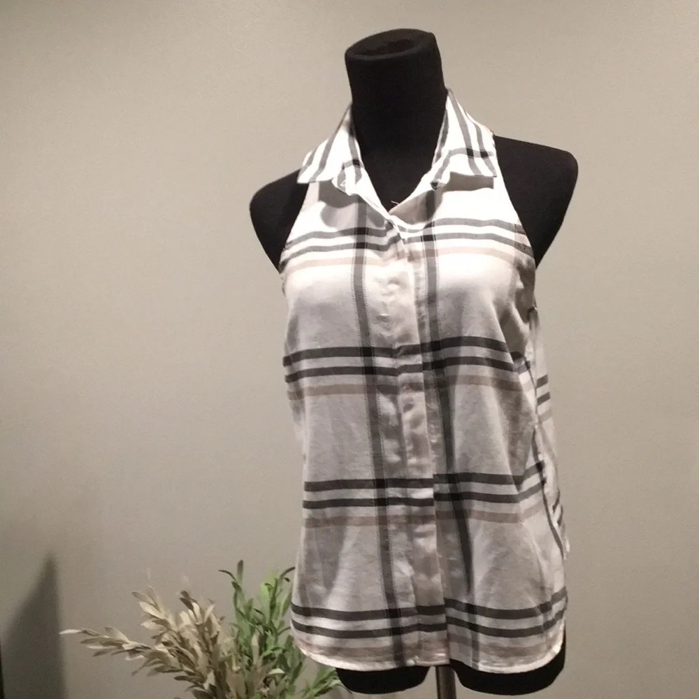 Bella Dahl Sleeveless Button Down Blouse